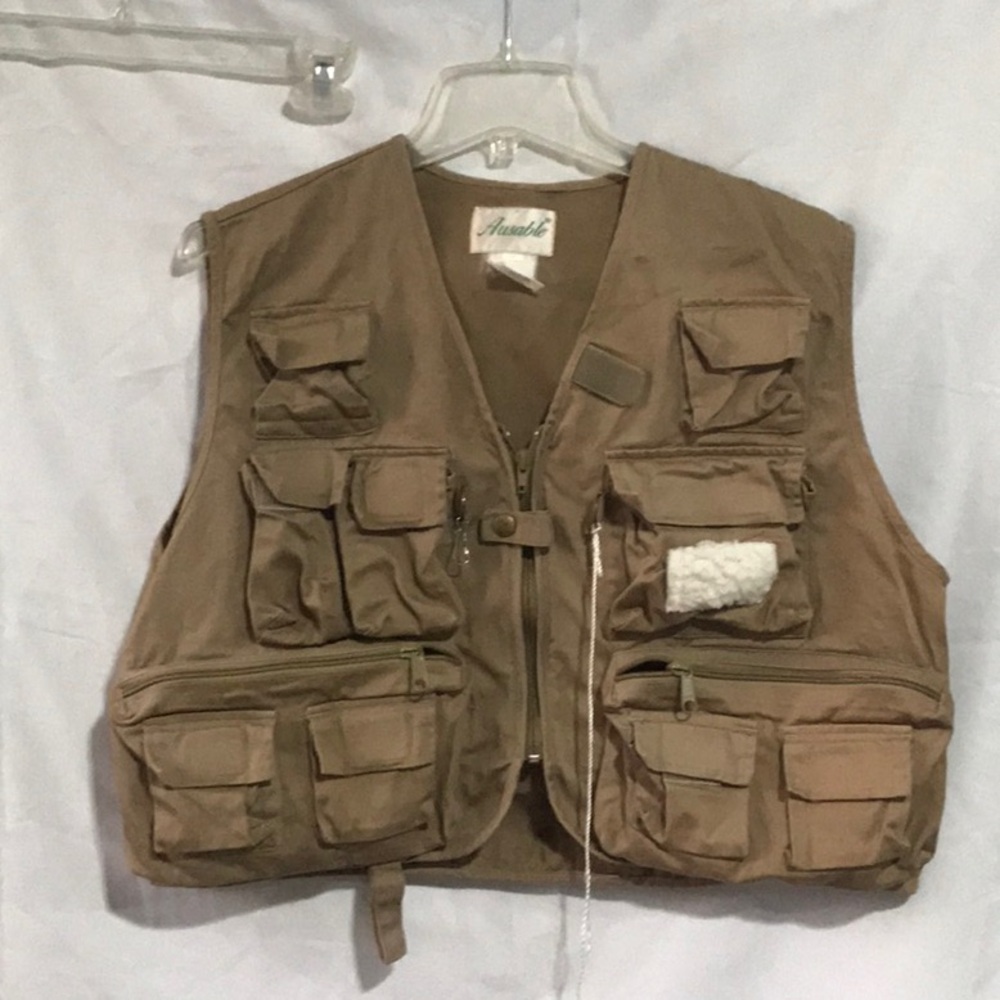 AUSABLE Adult Size M Khaki River Fly Fishing VEST Utility Multi-Pocket